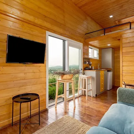 בית חווה Urlachi Ciftligi אורלה