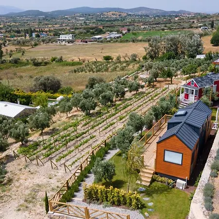 Urlachi Ciftligi בית חווה *